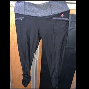 Scrunch Capri Workout Pants